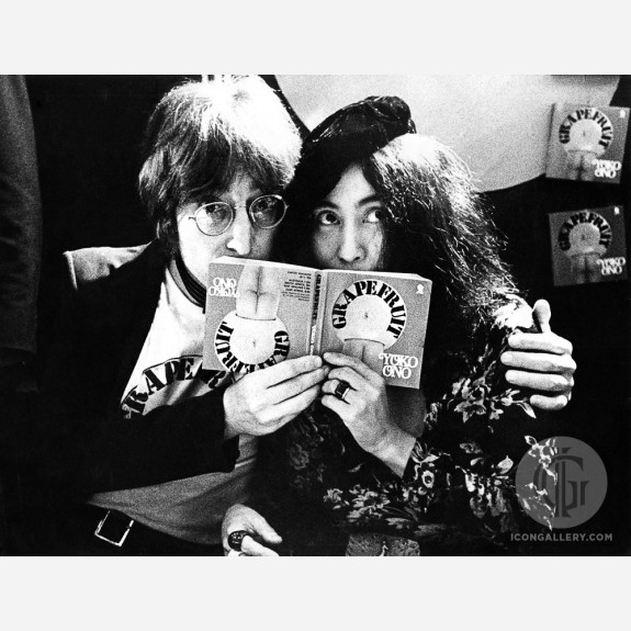 John Lennon & Yoko Ono by Gijsbert Hanekroot