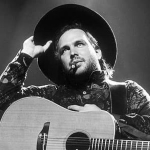 Garth Brooks by Ken Settle